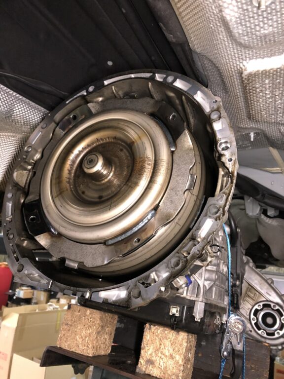 メルセデスベンツ GL350 オイル漏れ修理