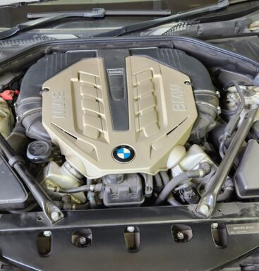 BMW7シリーズV8エンジン