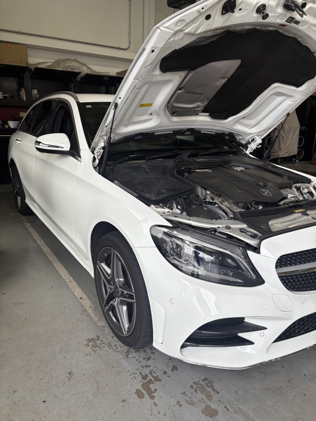 メルセデスベンツ　Cクラス　S205　Cクラスワゴン　220ｄ　【メーターに警告　ウォッシャー警告点灯】　フロントサム作動不良