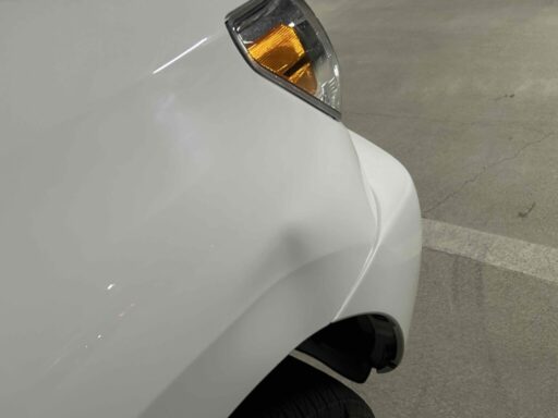 トヨタ　セコイア　右フロントフェンダー鈑金修理